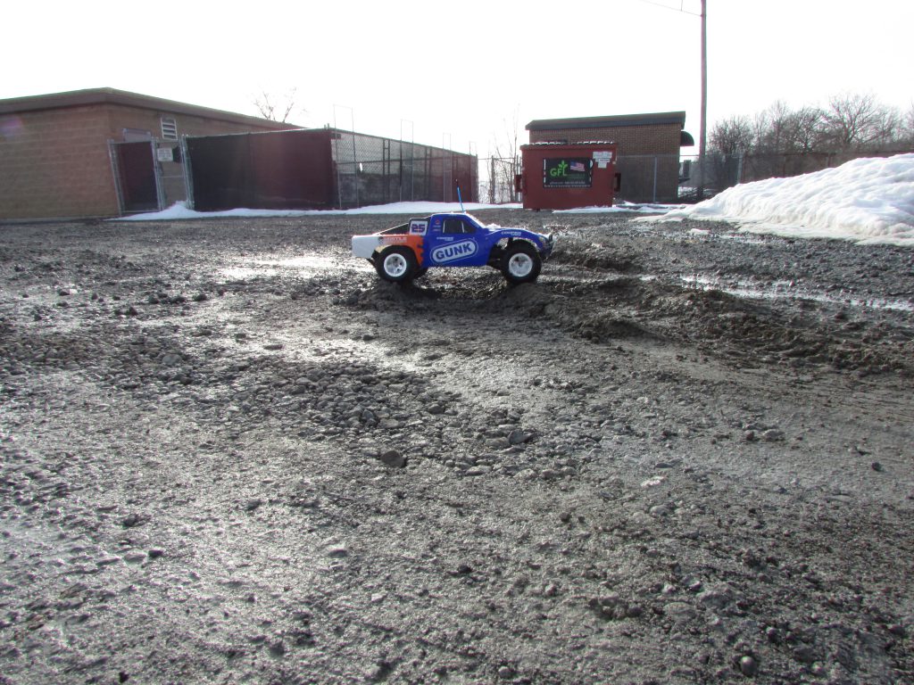 Traxxas Slash stance